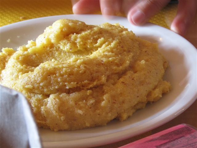 Un bel piatto di polenta.